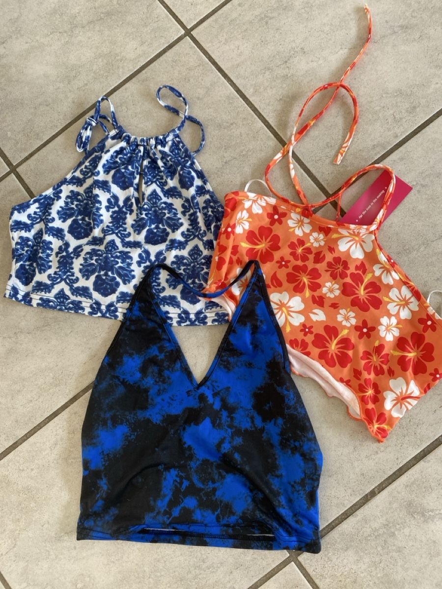 Shein Lotti di vestiti: 3 Damen Tops Blumenmuster Batik Grösse M – Nuovo (secondo la descrizione) da Glattfelden venduto da Mara050 1