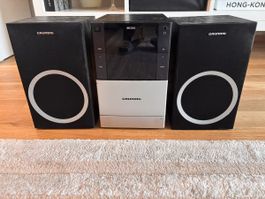 GRUNDIG. Fonctionne sur CD et à la radio