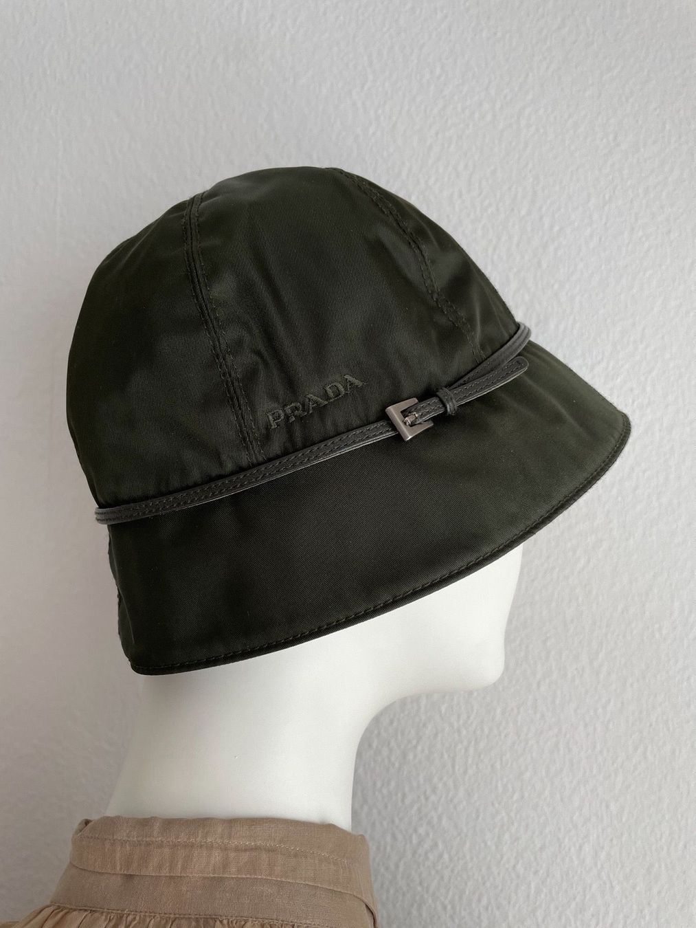 Prada Copricapi, berretti & cappellini: Prada Hut – Nuovo (secondo la descrizione) da Winterthur venduto da 19.19 1