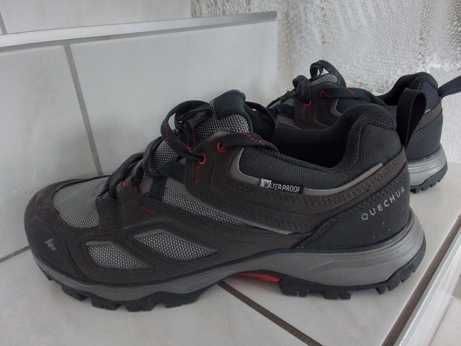 Decathlon Chaussures hommes: QUECHUA Watherproof  Schuhe Gr. 40 – Neuf (Voir description) à Heimberg par sunny1970