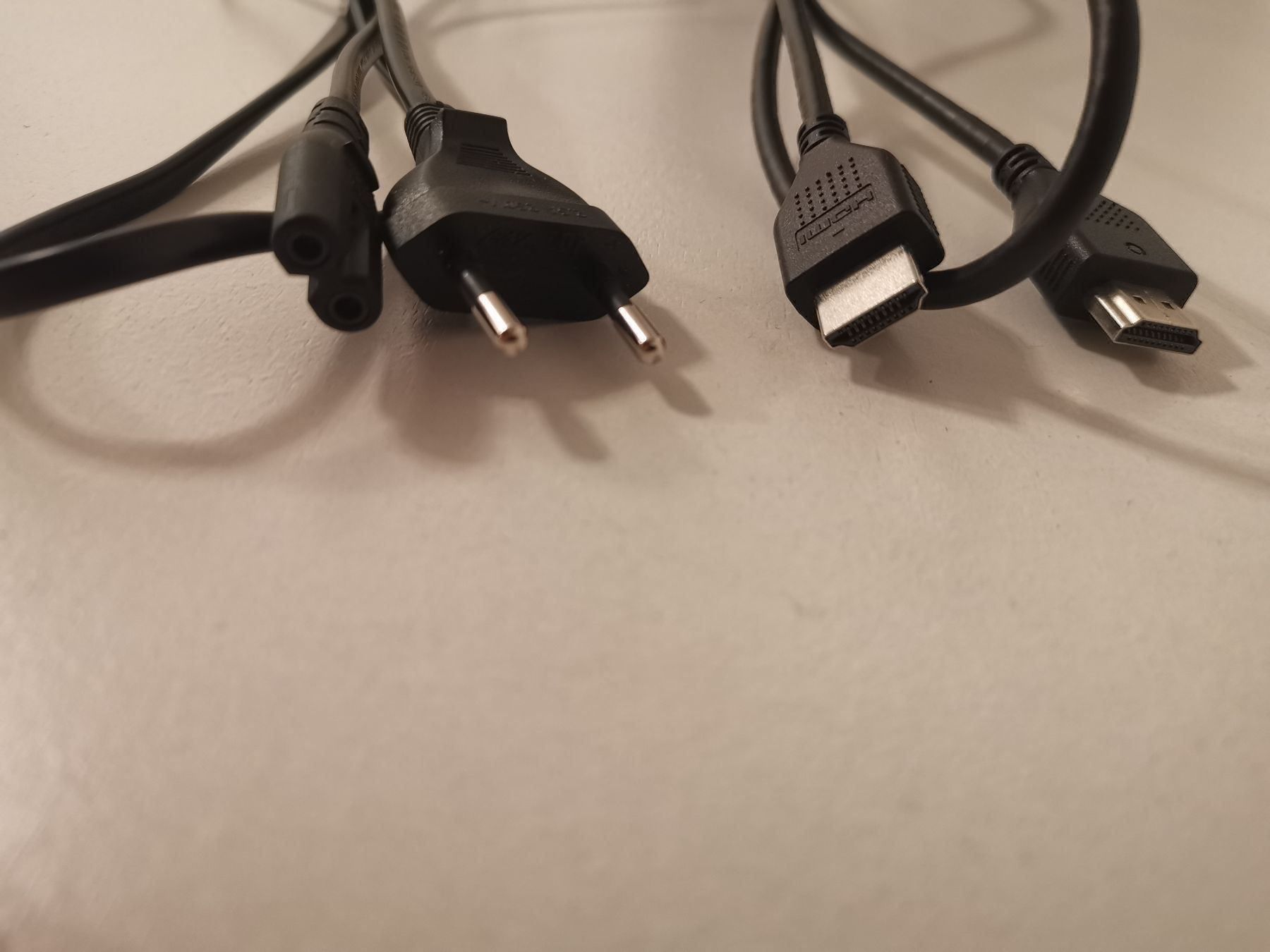 Cavi: HDMI und Stromkabel, PS4, PS5, Xbox Kabel – Usato da Schaffhausen venduto da _ALEJNA_