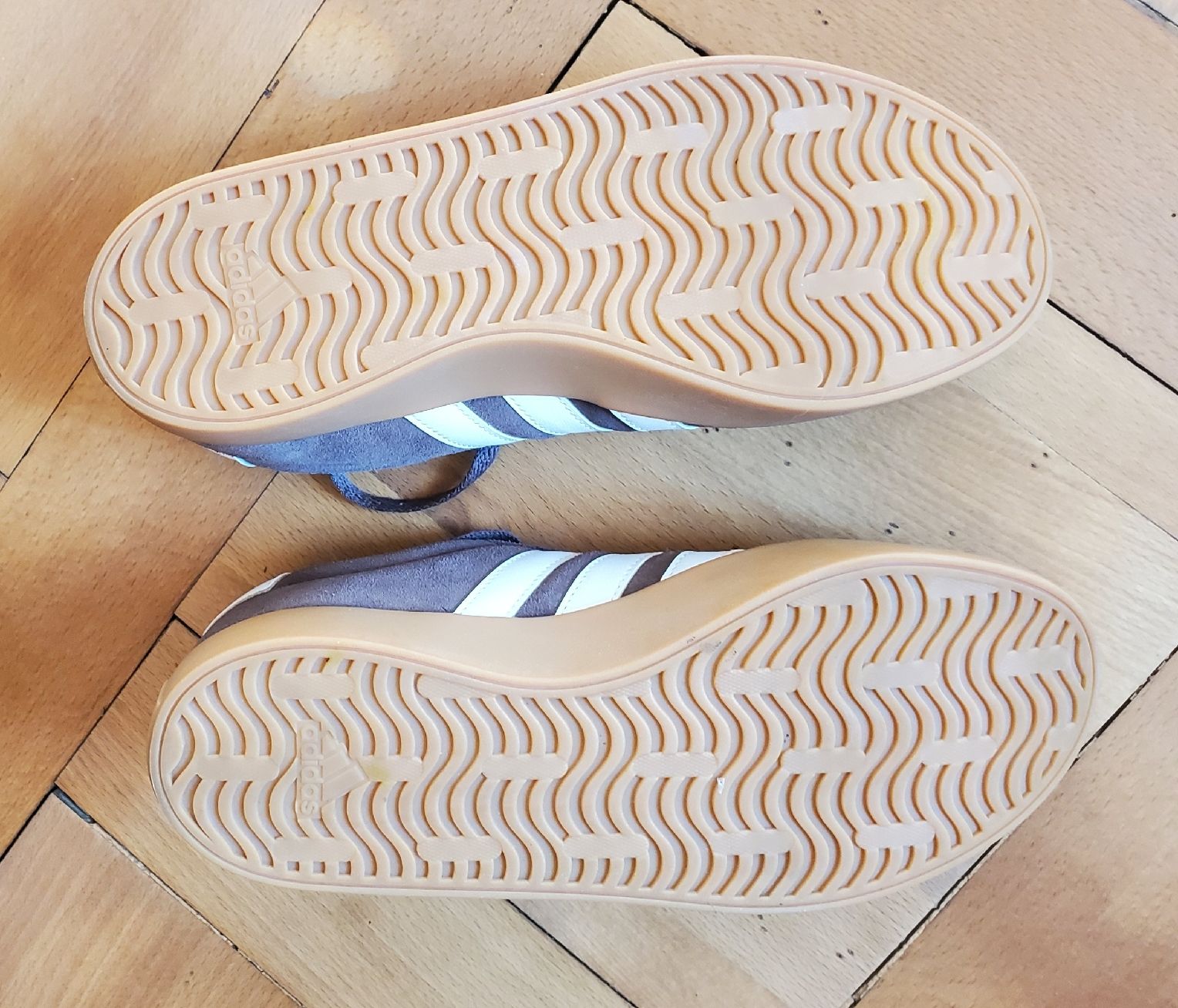 Adidas Scarpe da donna: adidas Schuhe 40 2/3 Damen – Nuovo (secondo la descrizione) da Biel/Bienne venduto da SandraBar 6