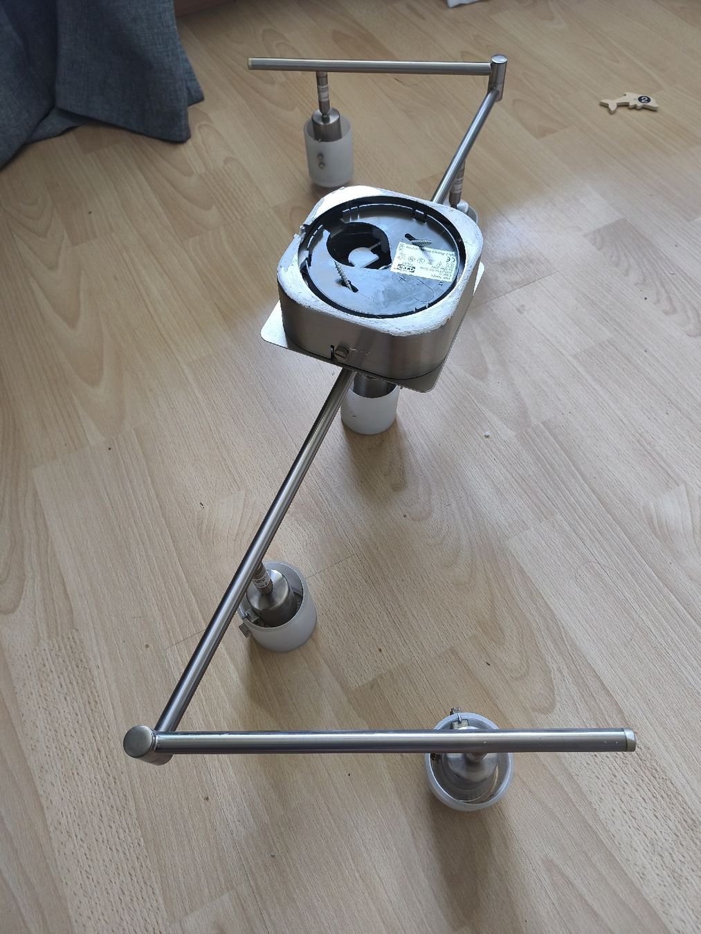 Ikea Lustres & lampes de plafonds: IKEA Cesium Deckenleuchte gebrauchter Zustand 5 Lampen – D'occasion à Thun par drageen 1