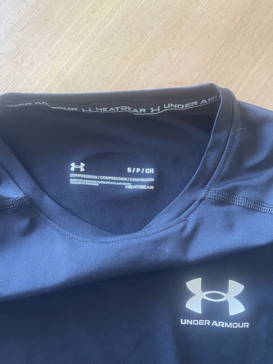 Under Armour T-shirt: Under Armour Shirt – Usato da zürich venduto da maulwurf53 3