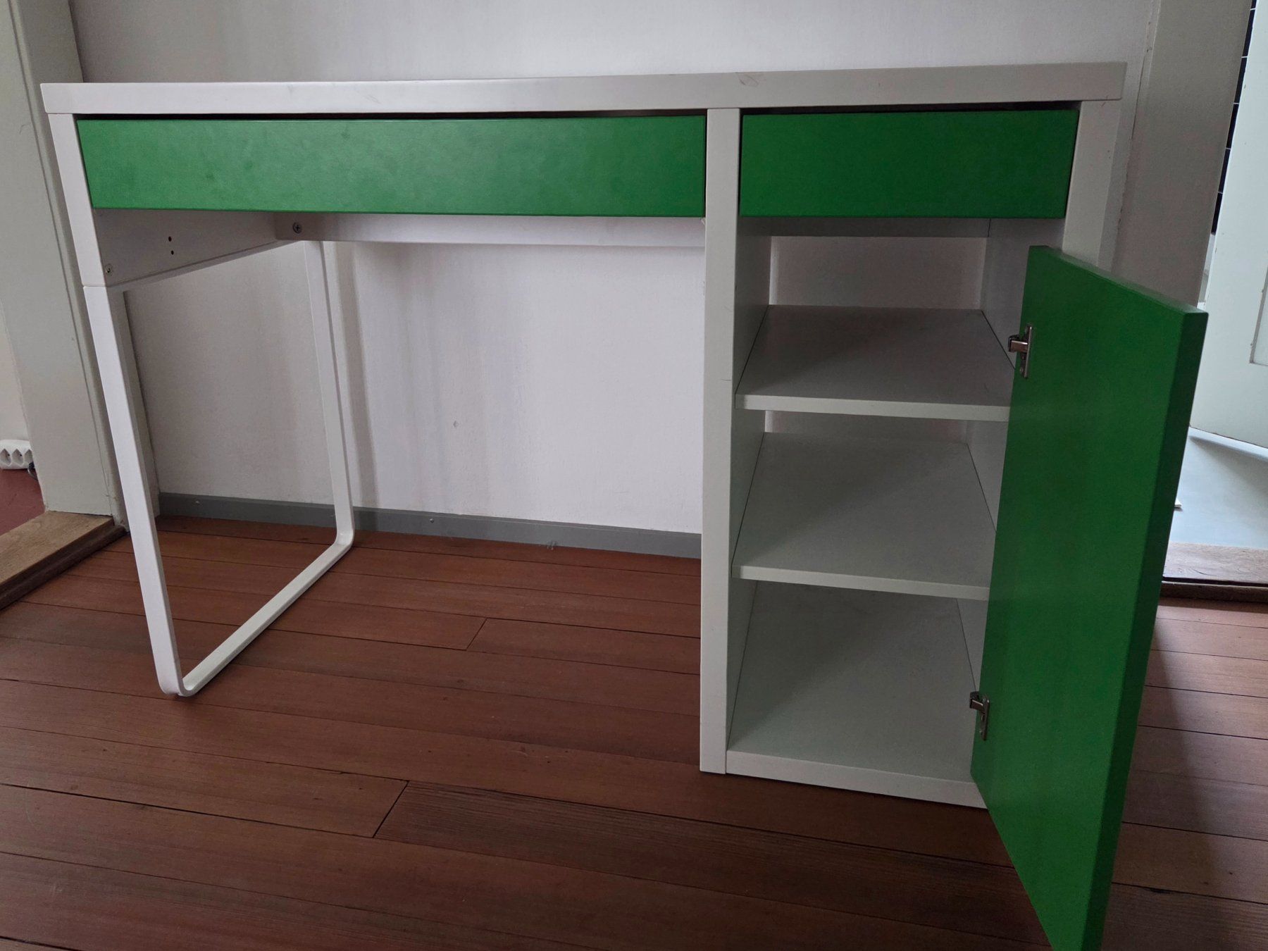 Ikea Bureaux: Tisch Micke mit Klinderbürostuhl – D'occasion à Birmensdorf ZH par West110 4