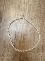 Elegante Halskette mit Imitationsperlen