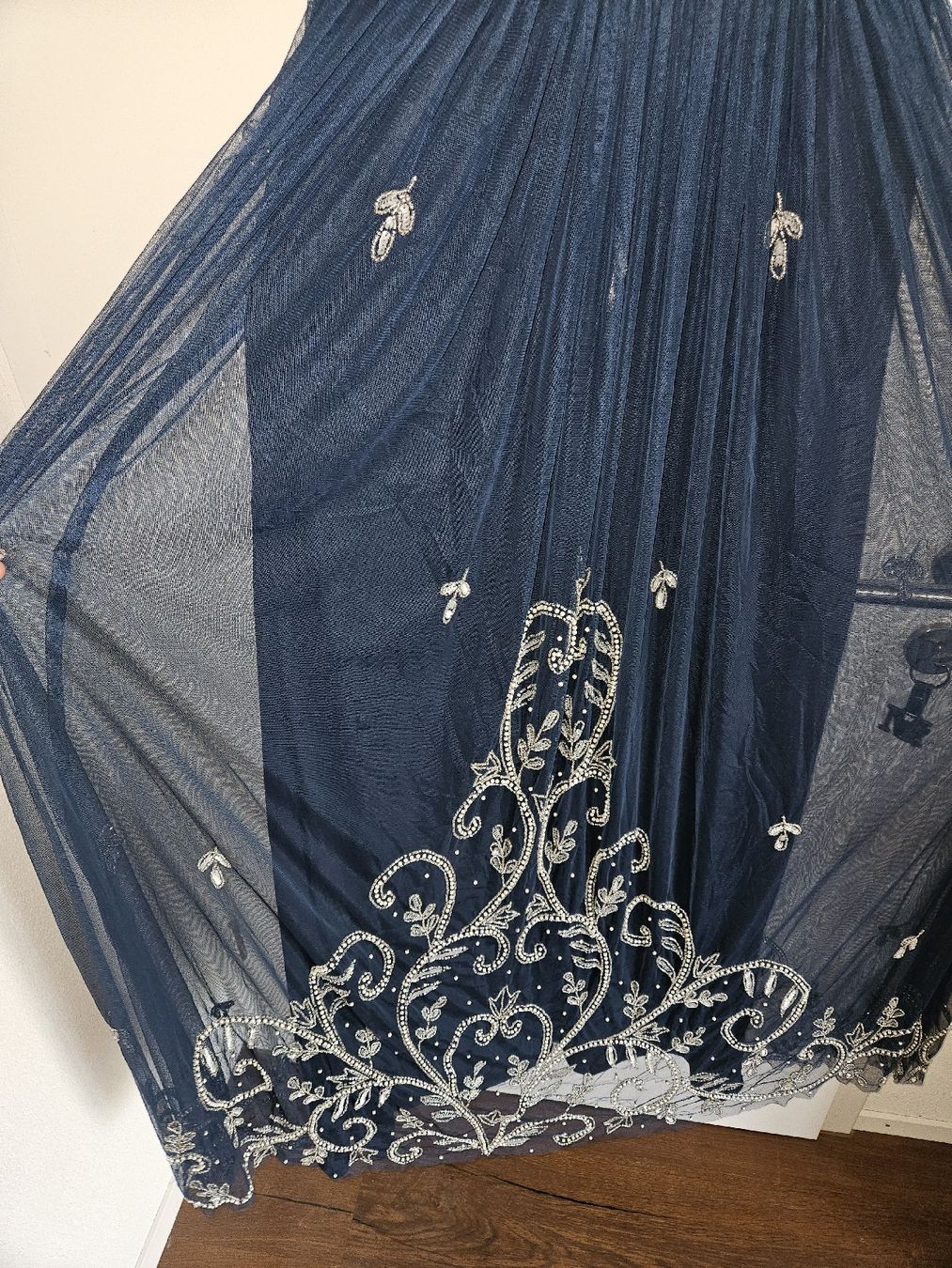 Kleider: neues elegantes Paillettenkleid S – Neu (gemäss Beschreibung) aus Rapperswil BE von TrojaM 6