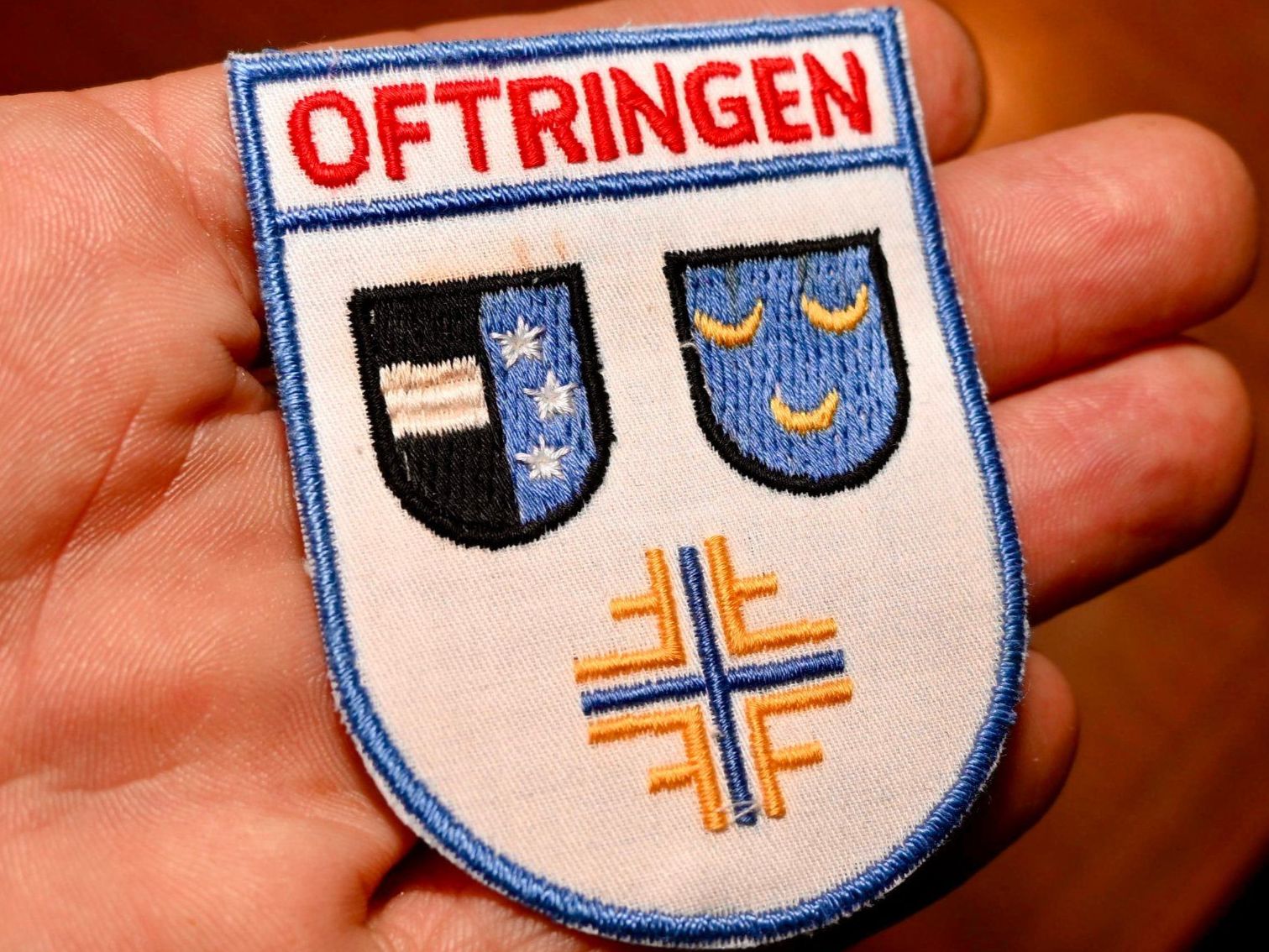 Swiss Placchette & Badge: WAPPEN Oftringen PATCH badge AUFNÄHER – Usato da Pfaffhausen venduto da mono_rec