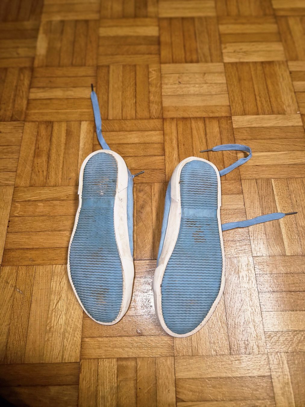 Scarpe per ragazze: Turnschuhe Grösse 34 – Usato da Stüsslingen venduto da white_angel86 3