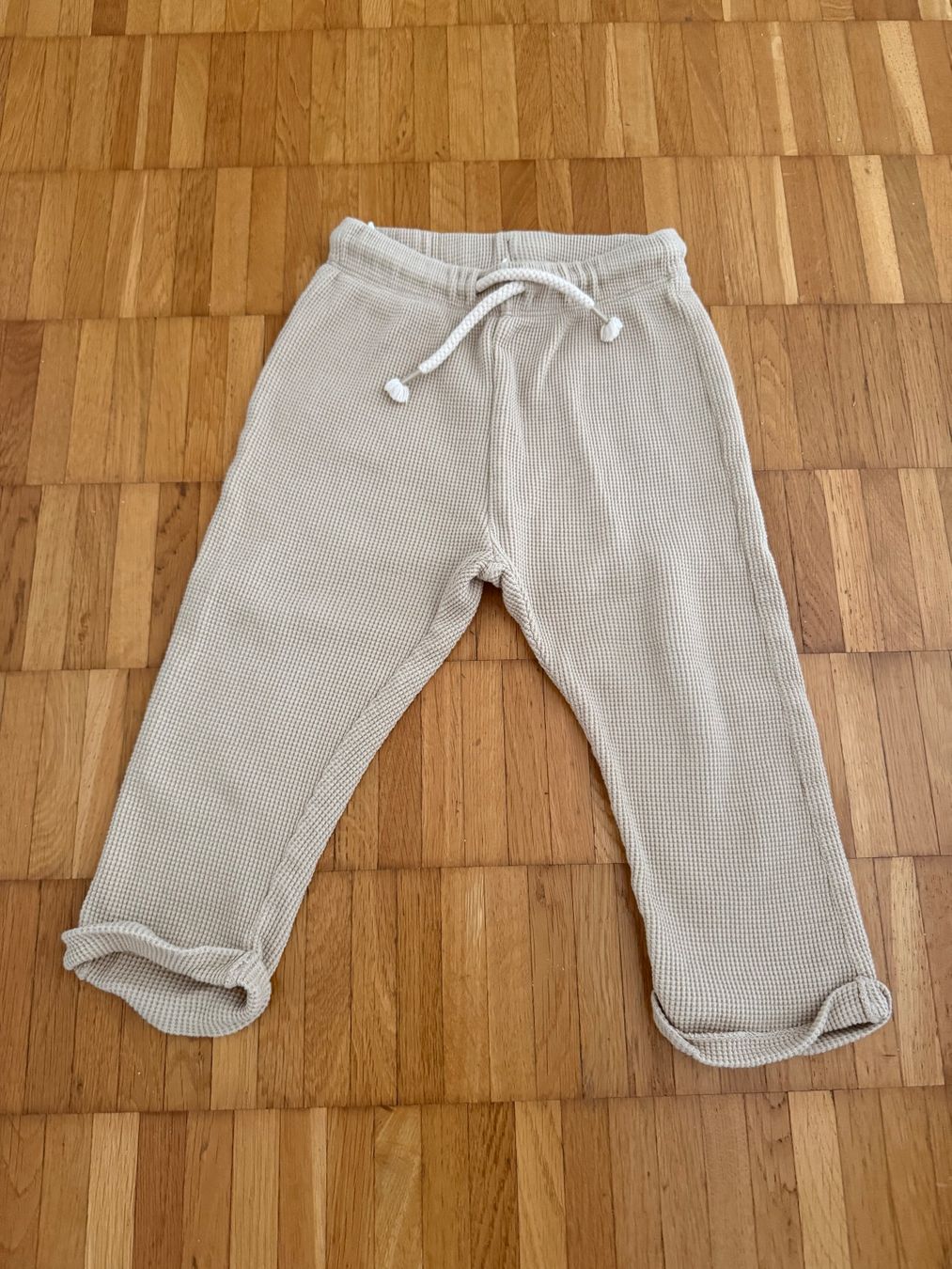 H&M Pantaloni: H&M Hosen Gr 92 – Usato da Richterswil venduto da Eunoia85