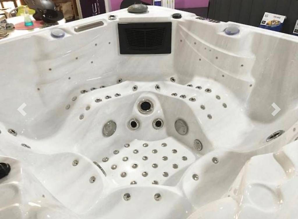 Whirlpool: Jacuzzi Spa – Usato da Meyrin venduto da Weingerl 1