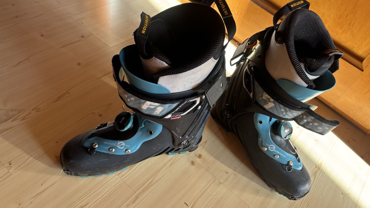 Scarpa Herrenschuhe: Scarpa F1 - ski touring boots - 28.5 – Gebraucht aus Gryon von zwi_2thk 5