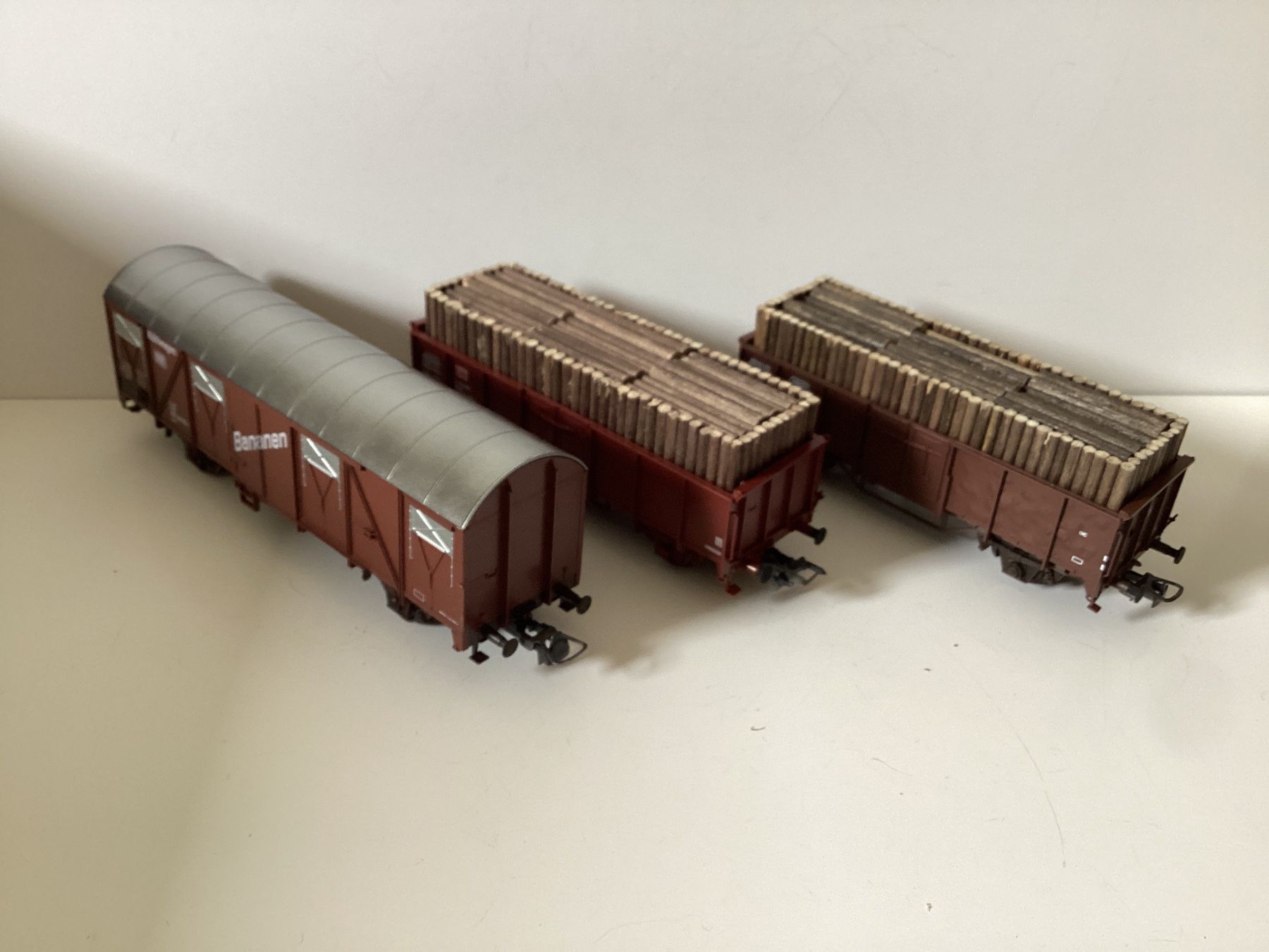 Roco Modellini di ferrovie: Roco Klein Modellbahn Güterwagen DB 1:87 H0 – Usato da Effretikon venduto da simtek_de 2
