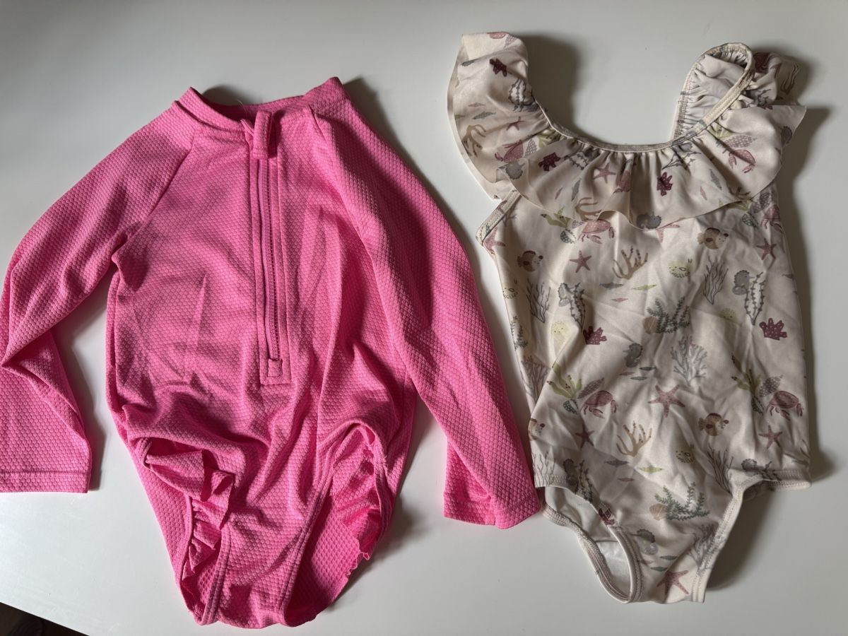 Lotti & Set di vestiti: Badekleider Mädchen Grösse: 86/ 93 – Usato da Belp venduto da Secondhand11