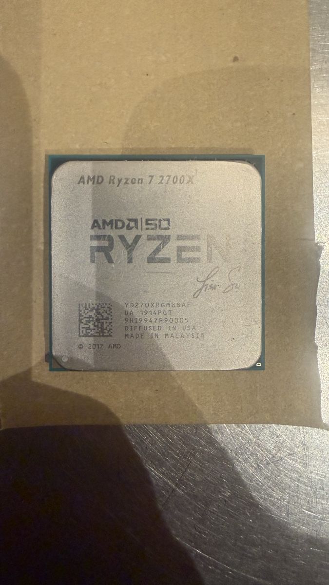 Amd Componenti elettronici: Ryzen 7 2700X – Usato da Rehetobel venduto da ZM81