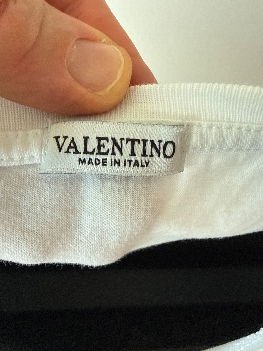 Valentino T-shirts: VALENTINO T- SHIRT – D'occasion à Zürich par SWKA 2
