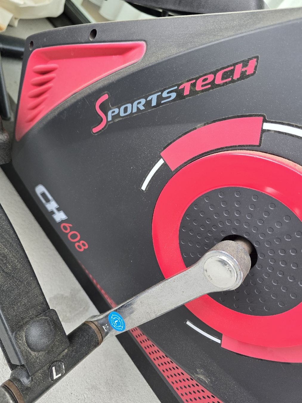 Hometrainer: SportsTech Crosstrainer CH608 – Usato da Spreitenbach venduto da 21-GKE 1