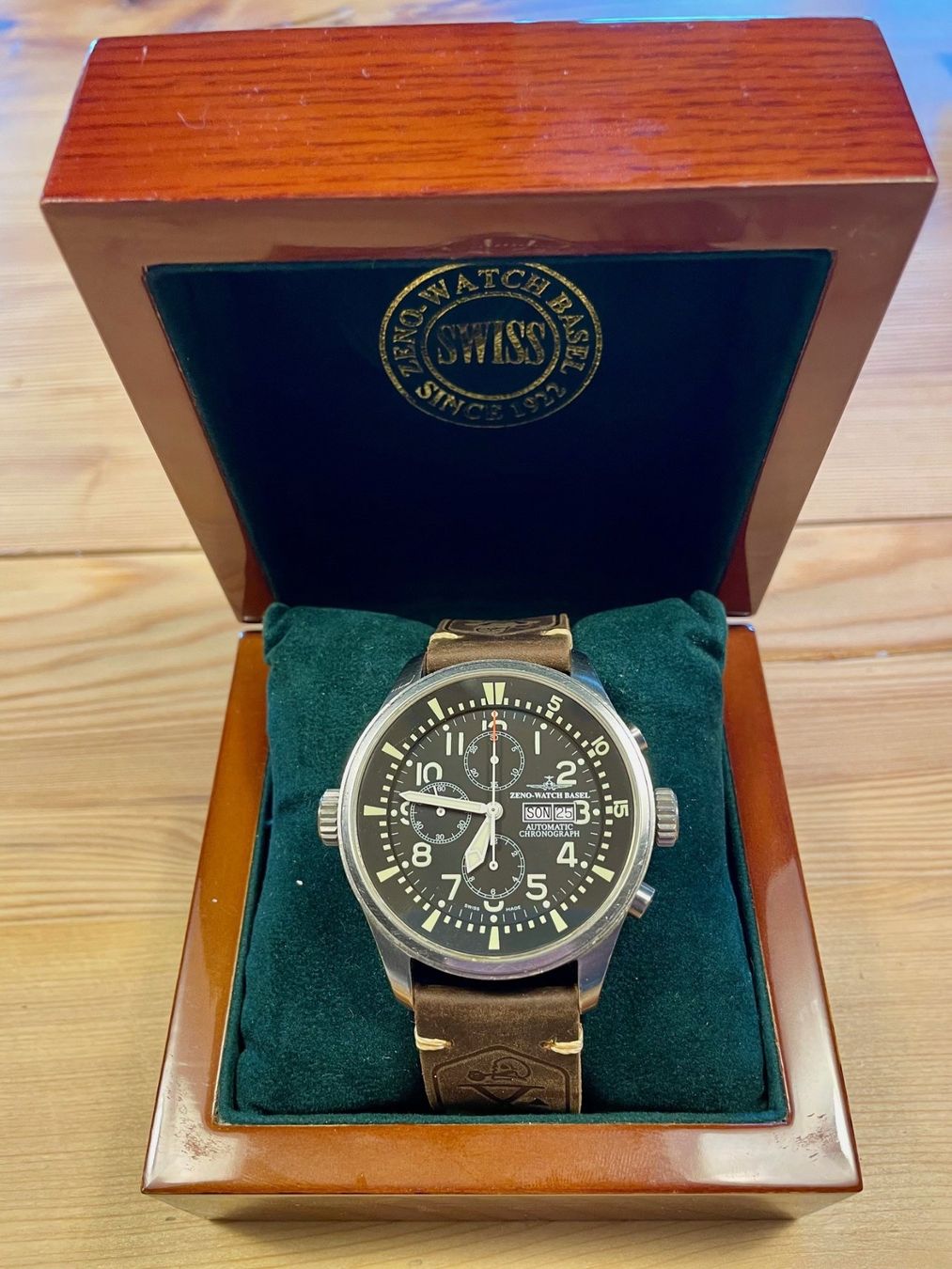 Zeno Uhren: Zeno Watch Basel / Fellow Oversized Chronograph Day-Date – Gebraucht aus Höfen b. Thun von Pritt1 3