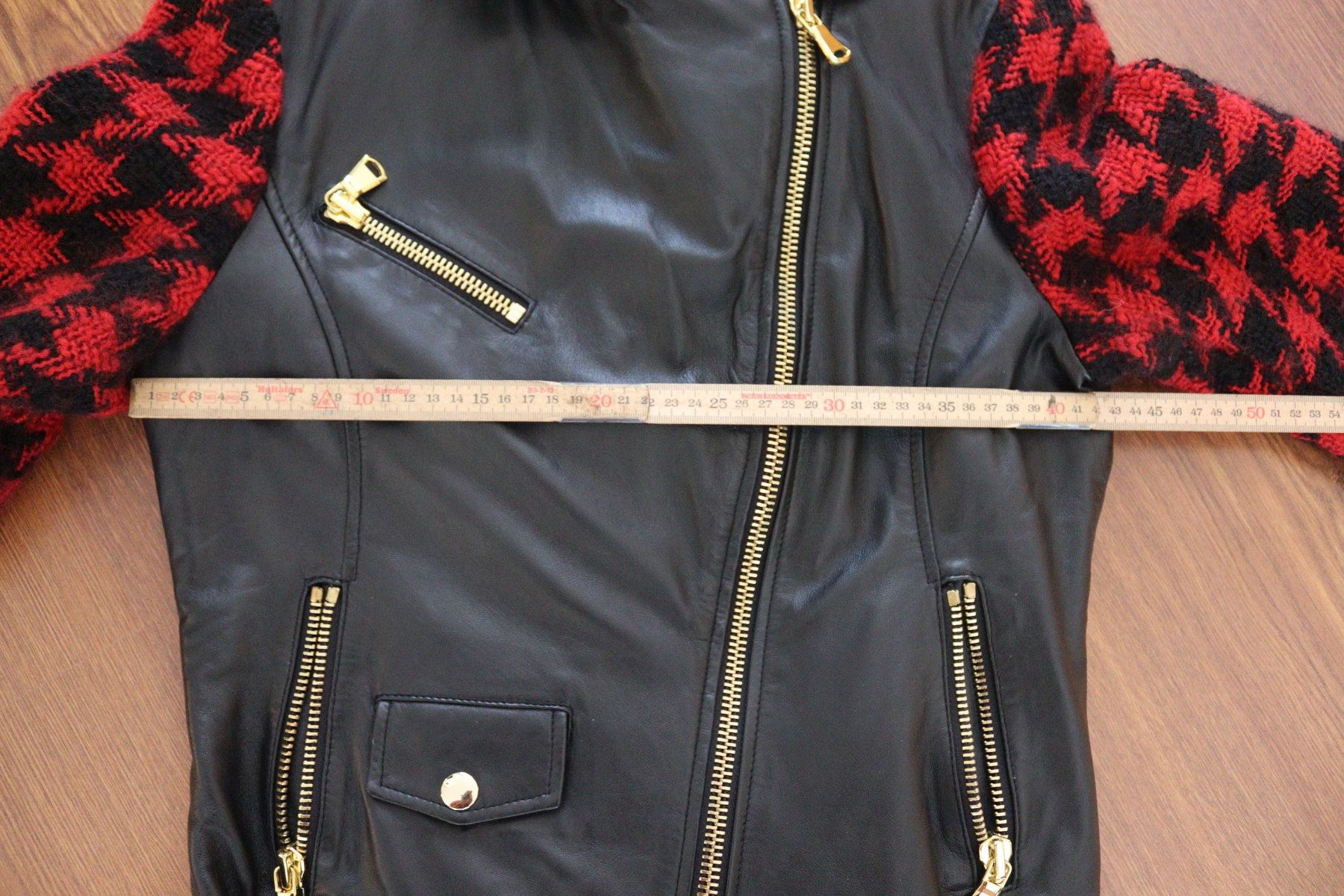 Moschino Giacche: Wunderschöne Damen Moschino Lederjacke, gr.38 – Usato da Schindellegi venduto da Samy2015 3