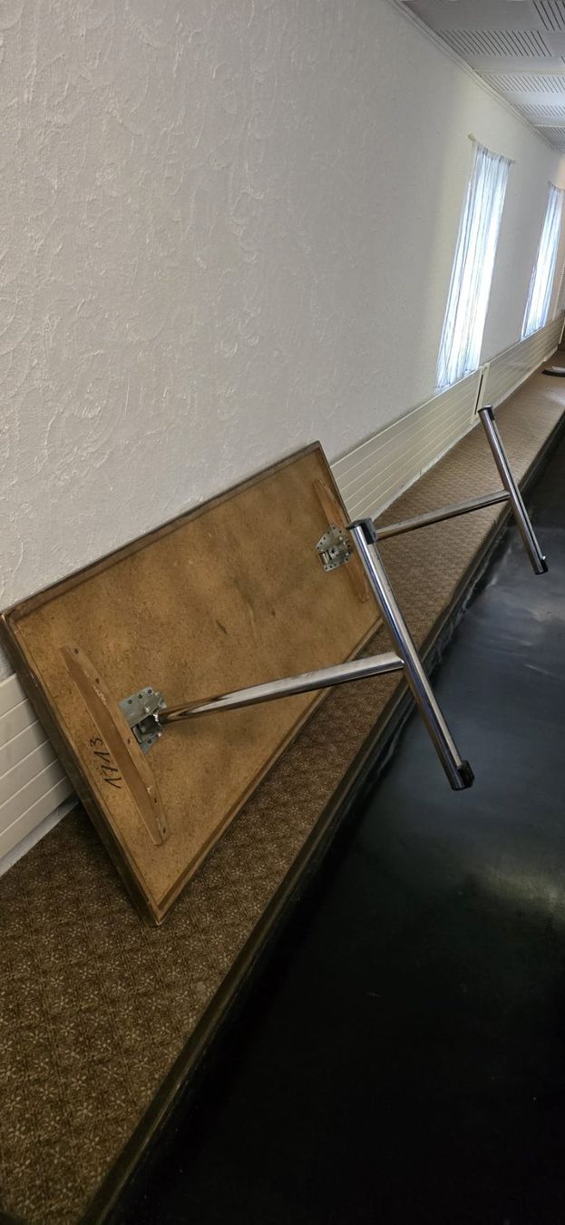 Tavoli: Beizen -Klapp- Tisch – Usato da Ehrendingen venduto da Silberpudel 4
