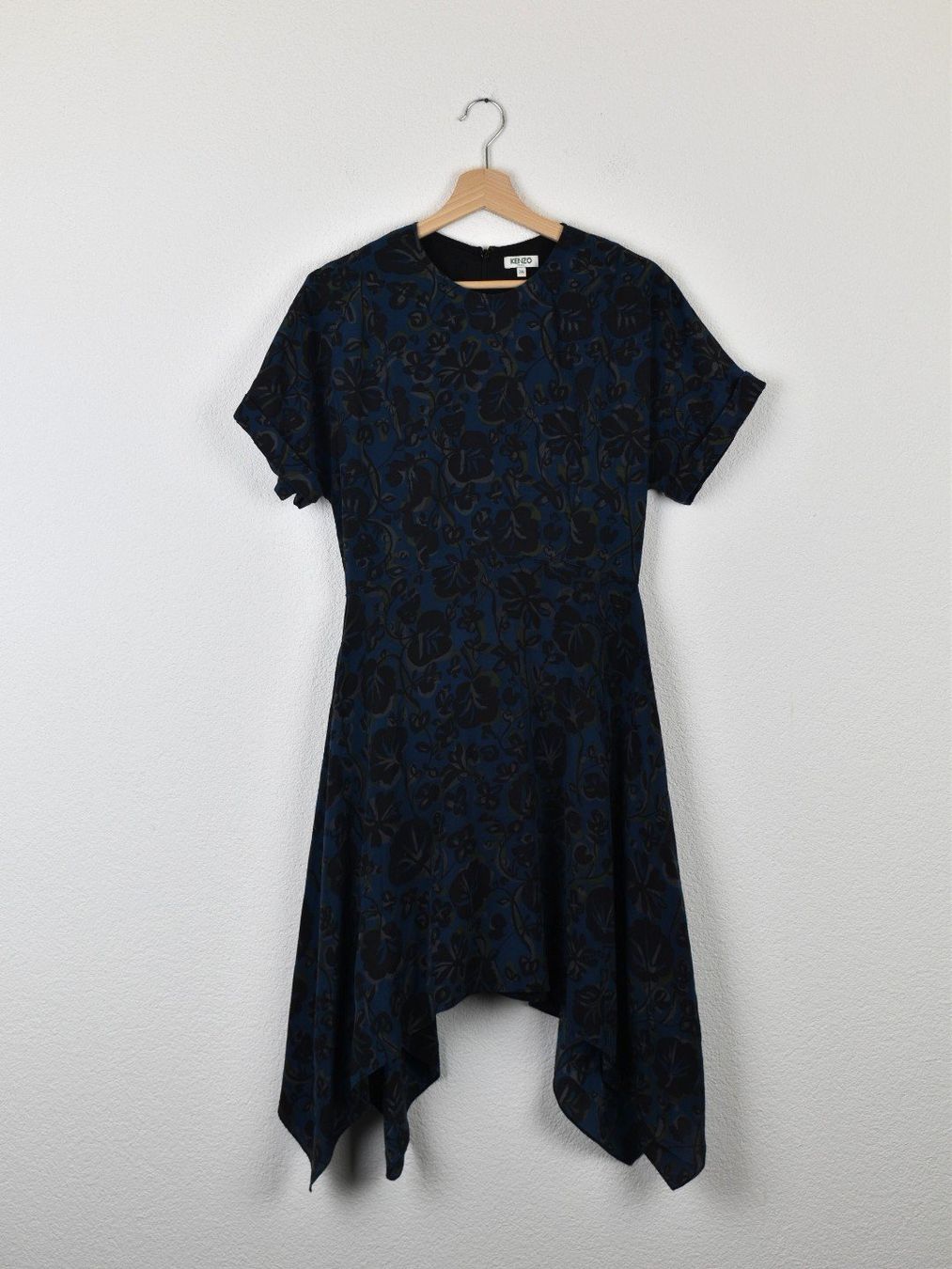 Kenzo Vestiti: Kenzo Seidenkleid, Gr.36 – Usato da Nürensdorf venduto da 2ND_STORY