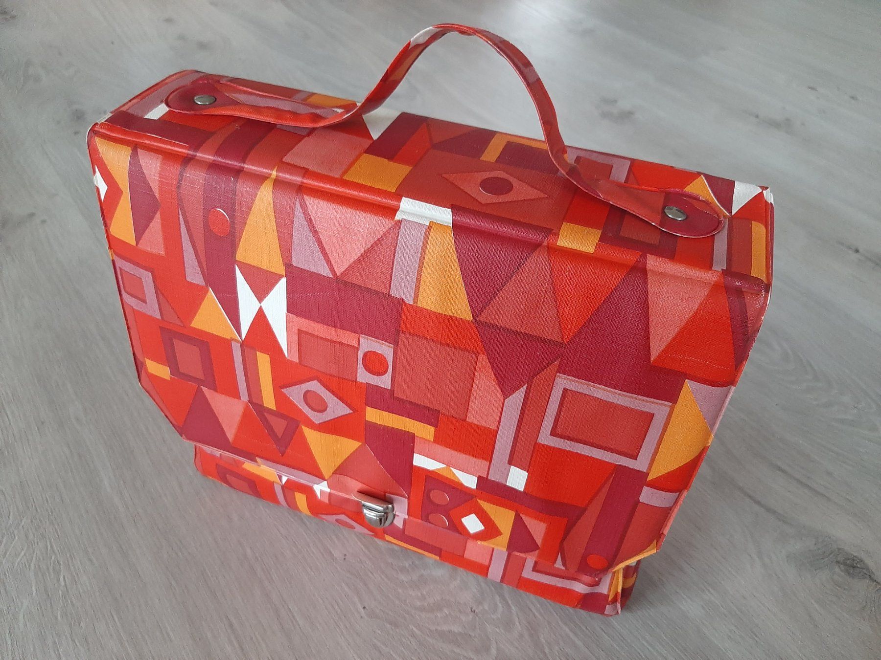Geschirrsets: Space Age 60er 70er Vintage Oldtimer Camping Picknick Set – Gebraucht aus Erschwil von Karabella