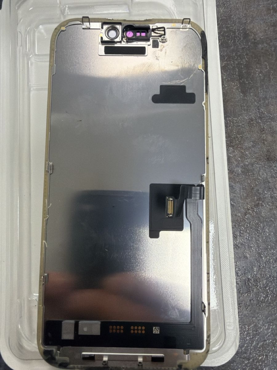 Apple Telefoni cellulari / Smartphones: Écran iPhone 16 pro original défectueux - uniquement écran – Difettoso da Bulle venduto da Nghost 1