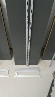 Flexibles Wandregal-System 2 Schienen, 6 Tablare, 12 Träger