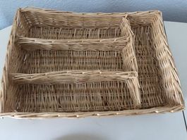 Praktischer Besteckkorb aus Korbgeflecht, Naturmaterialien