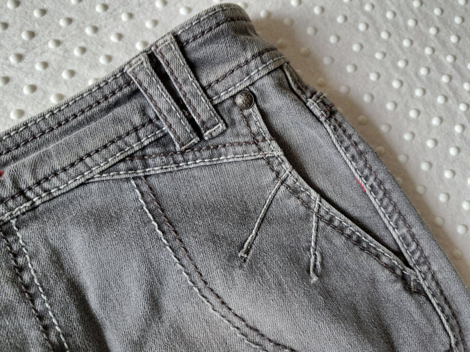 Gonne: Jeansrock Apriori Gr. 42 – Nuovo e nell'imballaggio originale da Gysenstein venduto da joshuas81 1