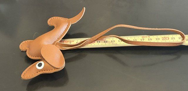 Portachiavi: Herziger Taschen-Anhänger, hellbrauner Dackel, neu – Nuovo e nell'imballaggio originale da Gossau/ZH venduto da amazonas66 2