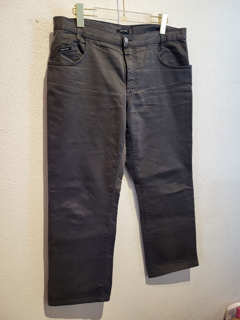 Versace Jeans: VERSACE - Jeans Taille 36, Excellent État – Usato da Haute-Nendaz venduto da DetoutDerien 3