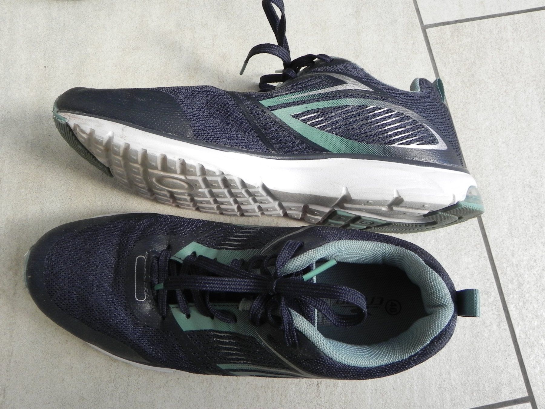 Scarpe da uomo: Sneaker Sportschuhe Gr. 40 – Usato da Stallikon venduto da pcerny16