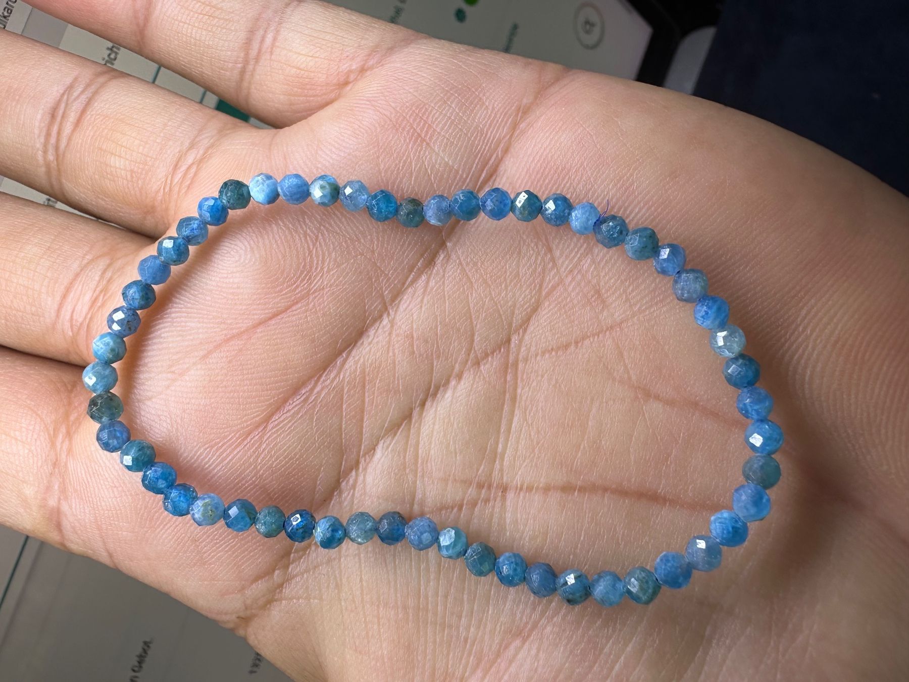 Bracelets: Natürlicher Apatit Edelstein-Armband Elastisch facettiert – Neuf (Voir description) à Langenthal par Seelenfreunde 1