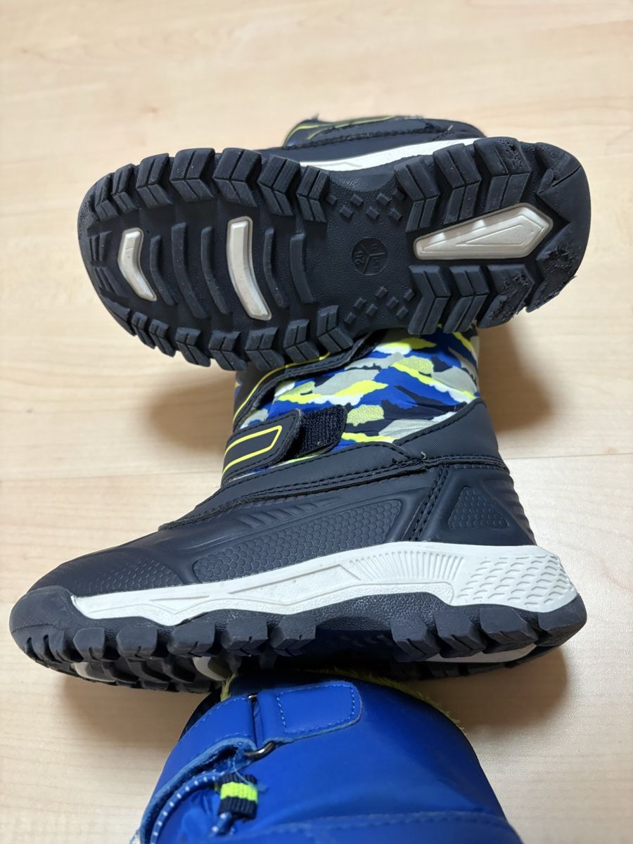 Scarpe per ragazzi: Kinder Winterstiefel Grösse 26 gebraucht – Usato da Buchrain venduto da Sisi83 2