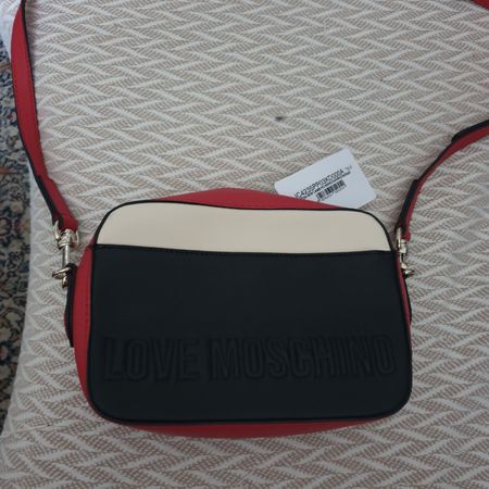 MOSCHINO schöne neue Tasche mit Etikette