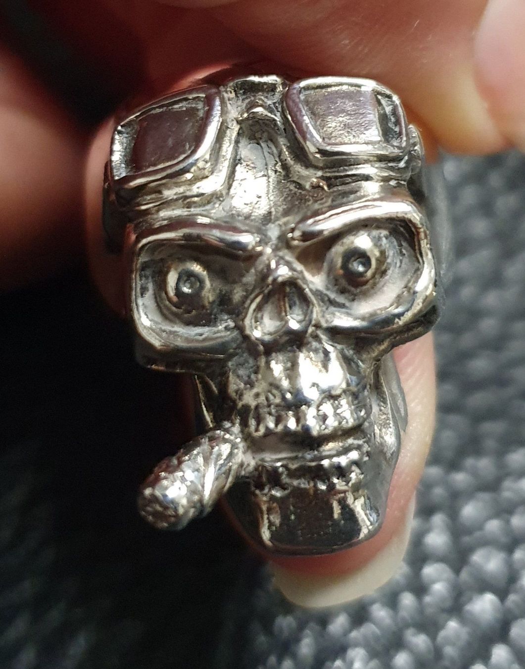 Ringe: Neu: Ring Bikerschädel mit Zigarre  / Gr. 63 /40Gr. / Silber – Neu (gemäss Beschreibung) aus Muri AG von Edlerweiss-Schwarz
