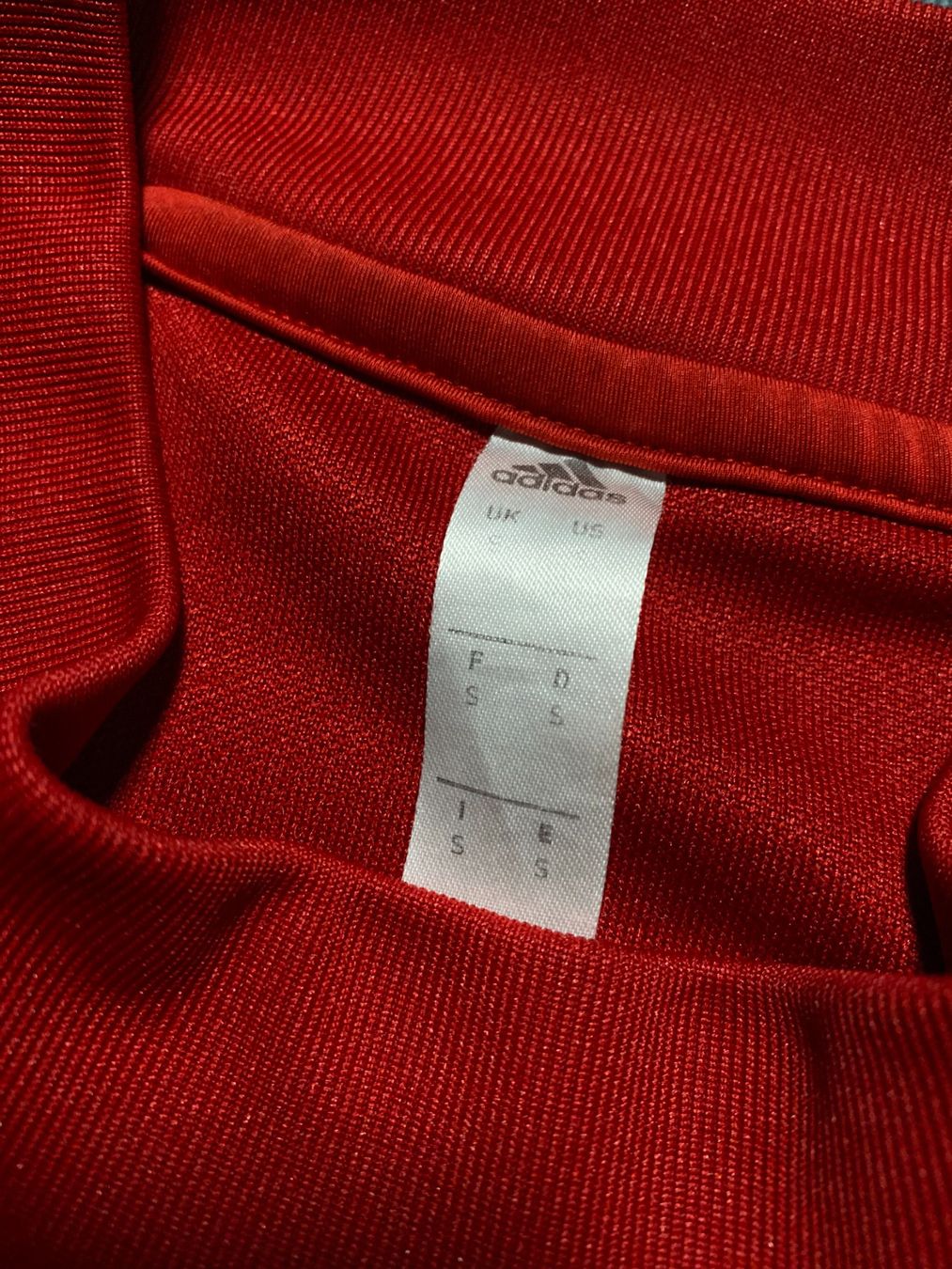 Adidas Canottiere & Pantaloni: Longsleeve Sport Rot Grösse S – Usato da Liestal venduto da Octo_Vintage 4
