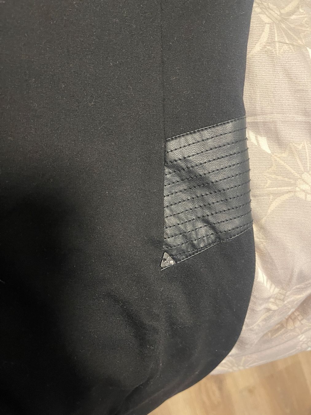 Guess Kleider: Kleid Guess L – Neu (gemäss Beschreibung) aus Winterthur von Milan340 3