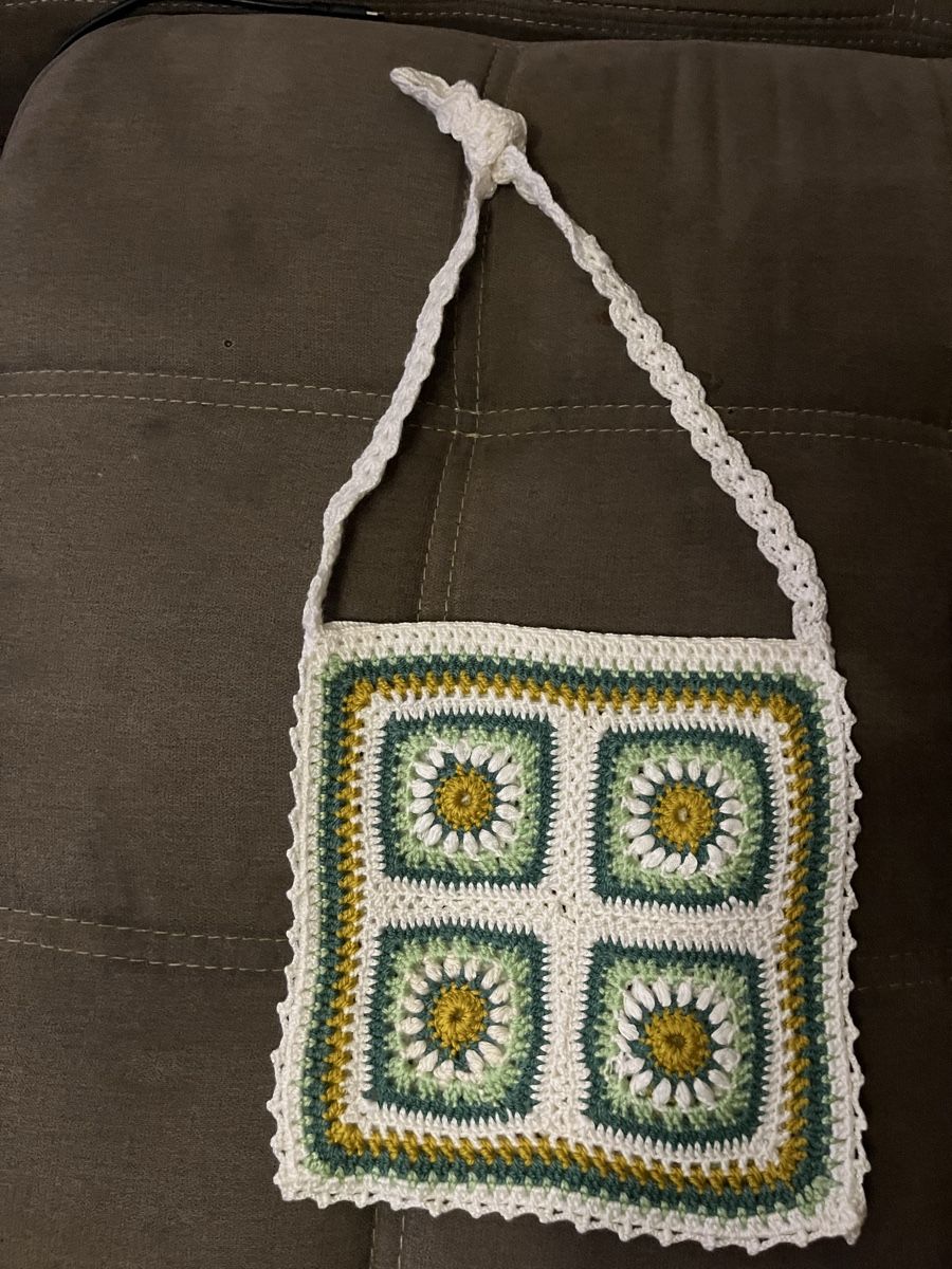Sacs femmes: Crocheted Shoulder Bag Handmade Multicolor Granny Square – Neuf (Voir description) à Zürich par aks_nyc5