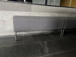 Bänkli (z.Bsp. um die Schuhe anzuziehen)