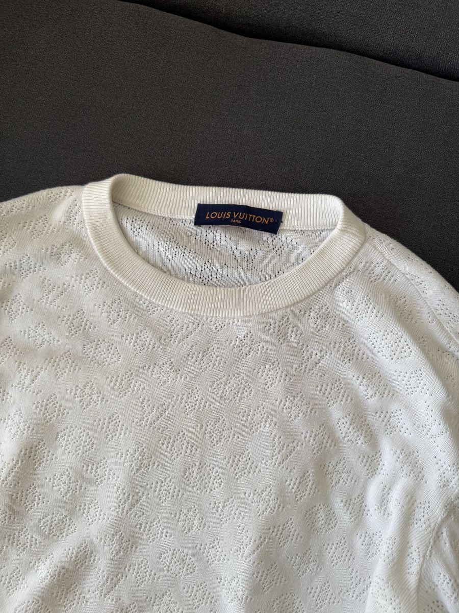 Louis Vuitton Pullover & Sweatshirts: Longsleeve Louis Vuitton Monogram Pointelle Blanc – Gebraucht aus Genève von pre_9tyc