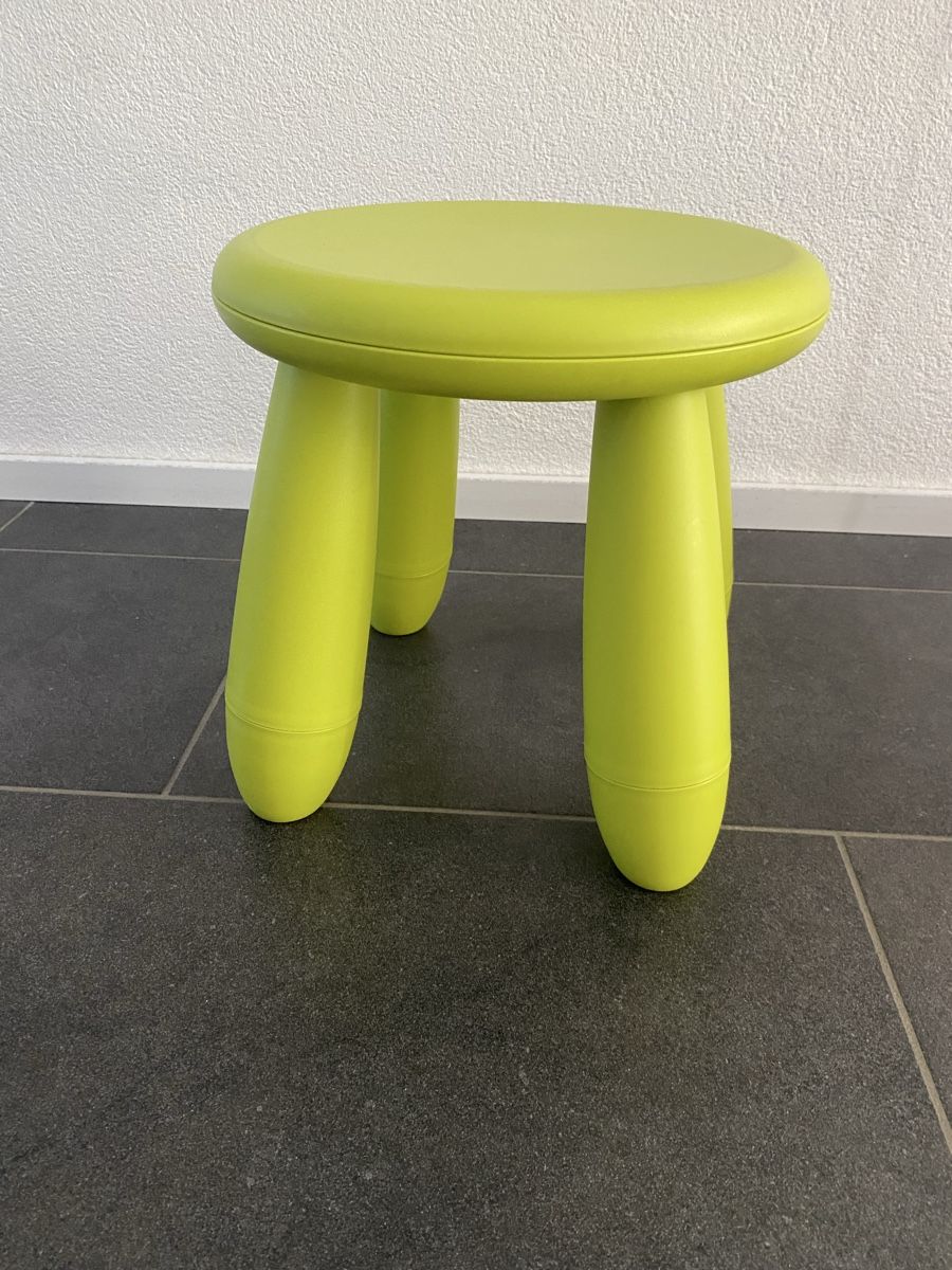 Ikea Sgabelli: Kinder Hocker lime green IKEA MAMMUT hellgrün 30cm Höhe – Usato da Flawil venduto da Vera44 1