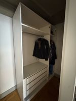 Kleiderschrank, weiss mit altrosa Glastüren, Möbel Pfister