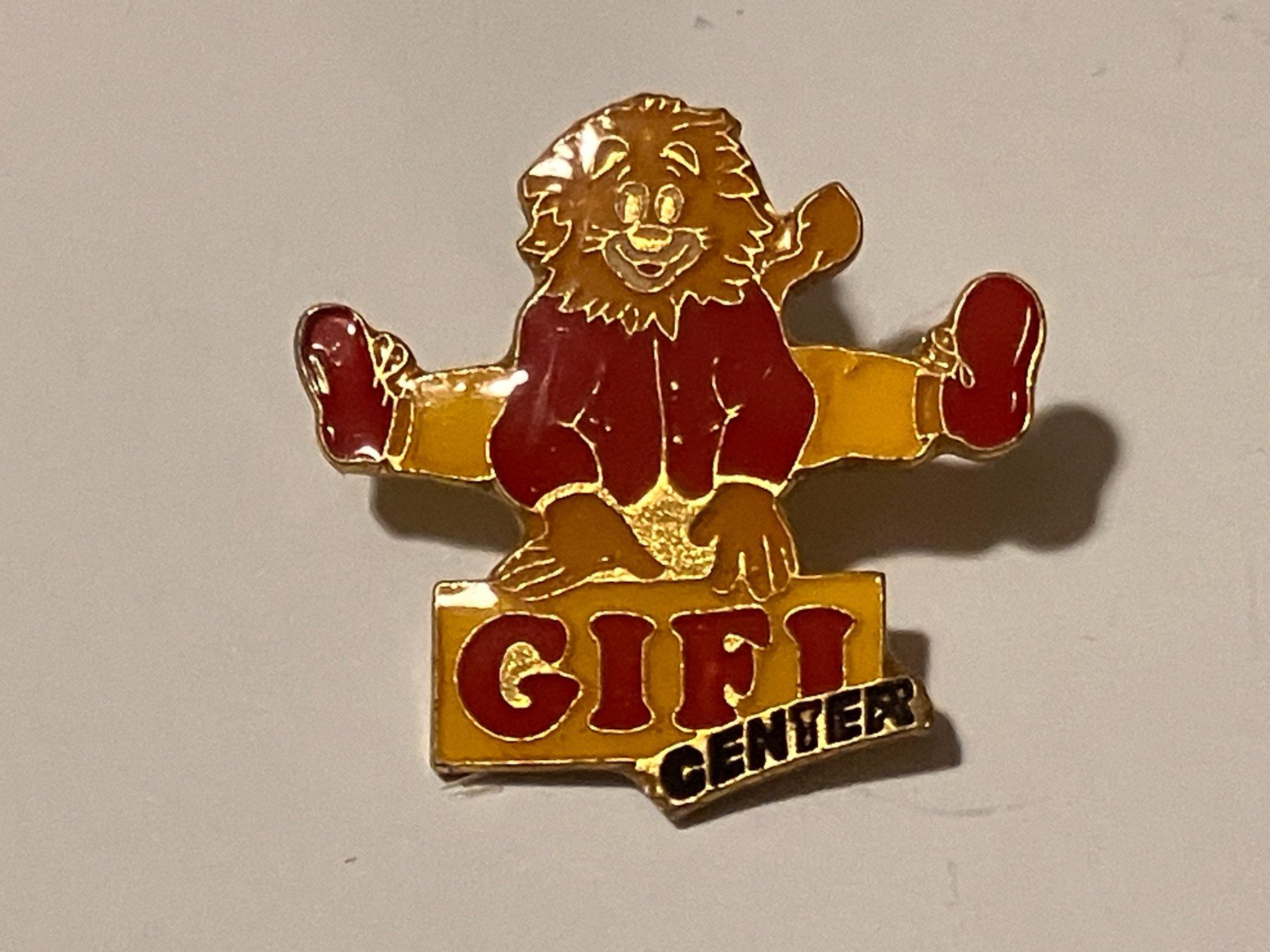 Placchette & Badge: 1 Pin Gifi Center – Usato da Basel venduto da djwwpp