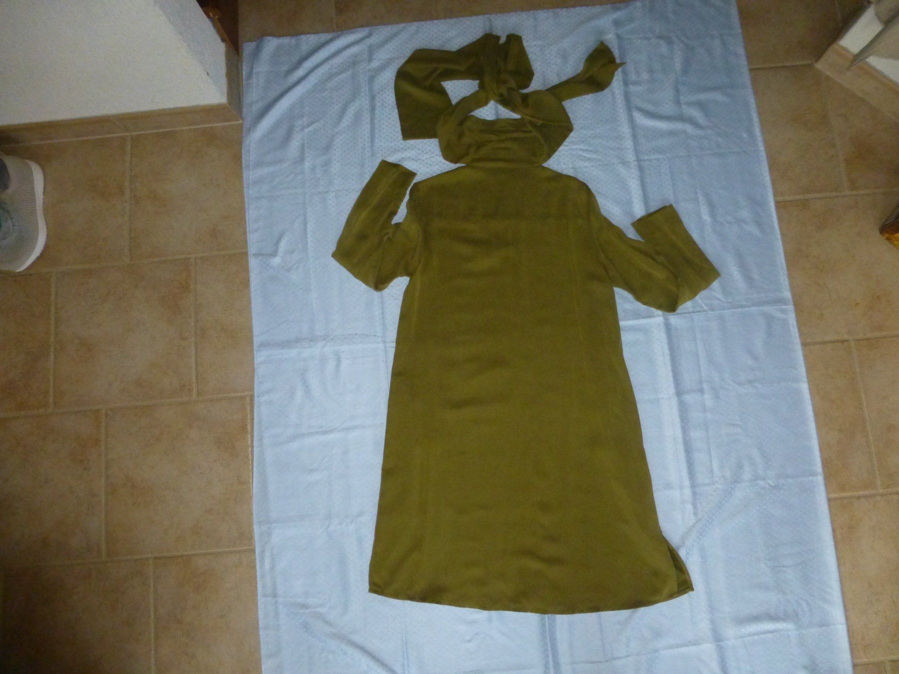 Robes: Damenkleid von Cos Gr. 38 – D'occasion à Würenlingen par drago56 3