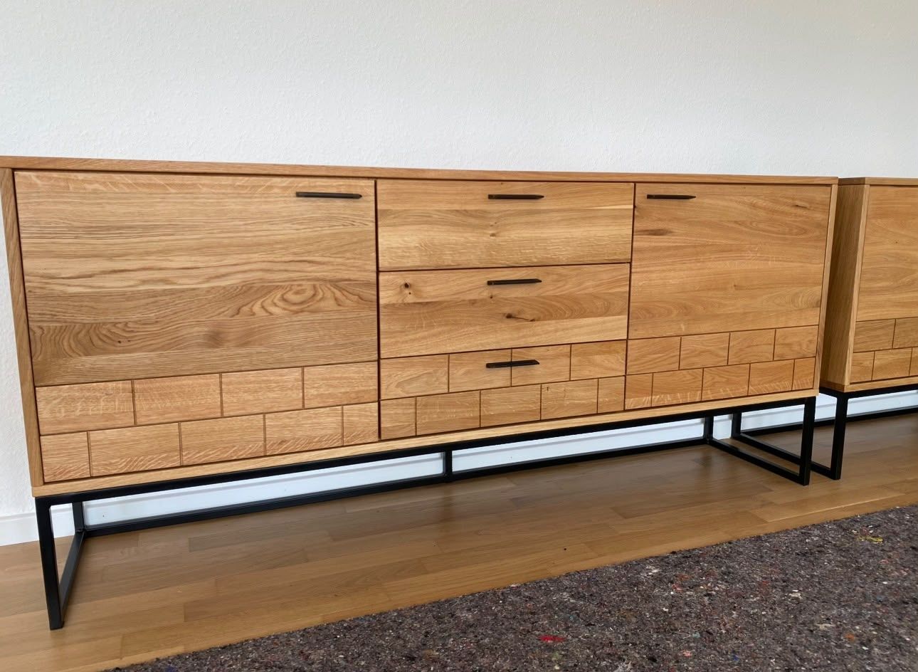 Credenze: 2x Sideboard Eiche massiv, geölt mit Metallgestell - TOP! – Usato da Schupfart venduto da scarysunny88 2