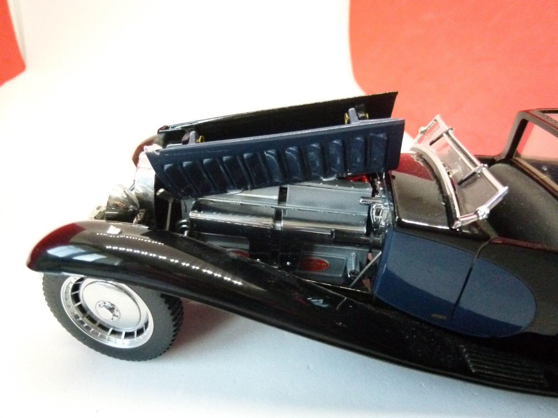 Franklin Mint Modellini d'auto: Bugatti Royale - das Traum -Modell von Franklin Mint - 25cm – Usato da Reiden venduto da mondial2 4