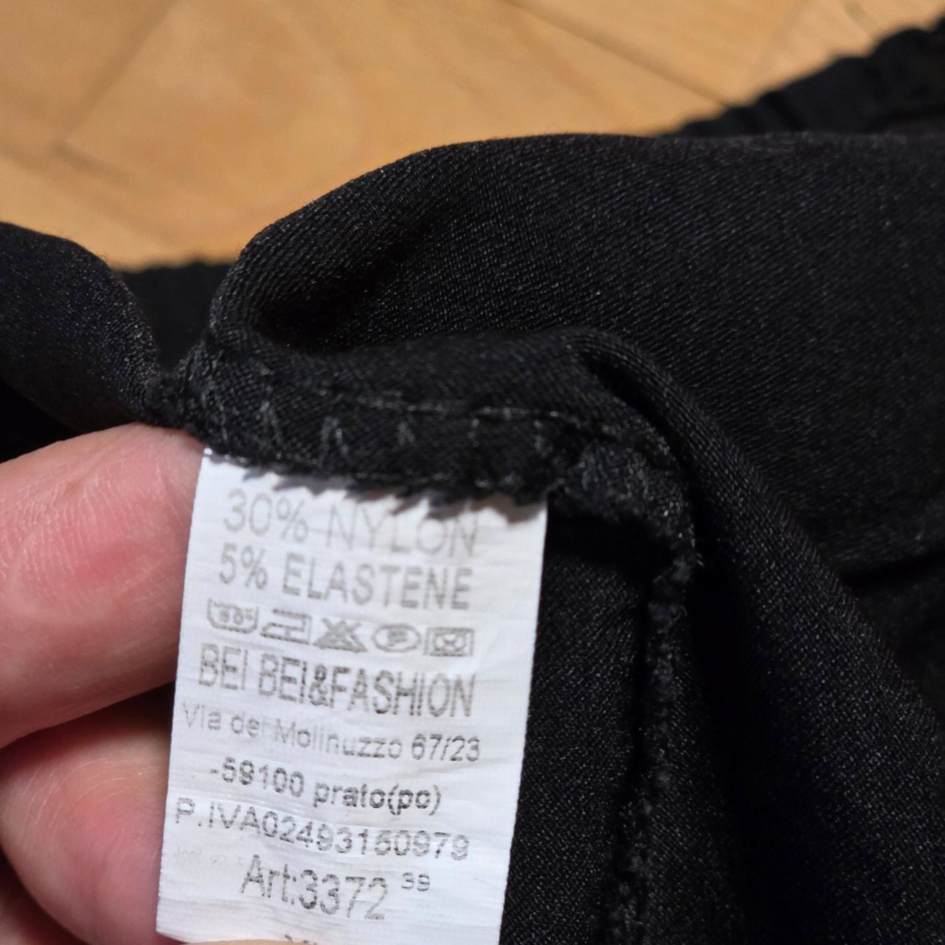Pantaloni: Schwarze Sommer Shorts M bequem – Usato da Wald ZH venduto da CapLux 5