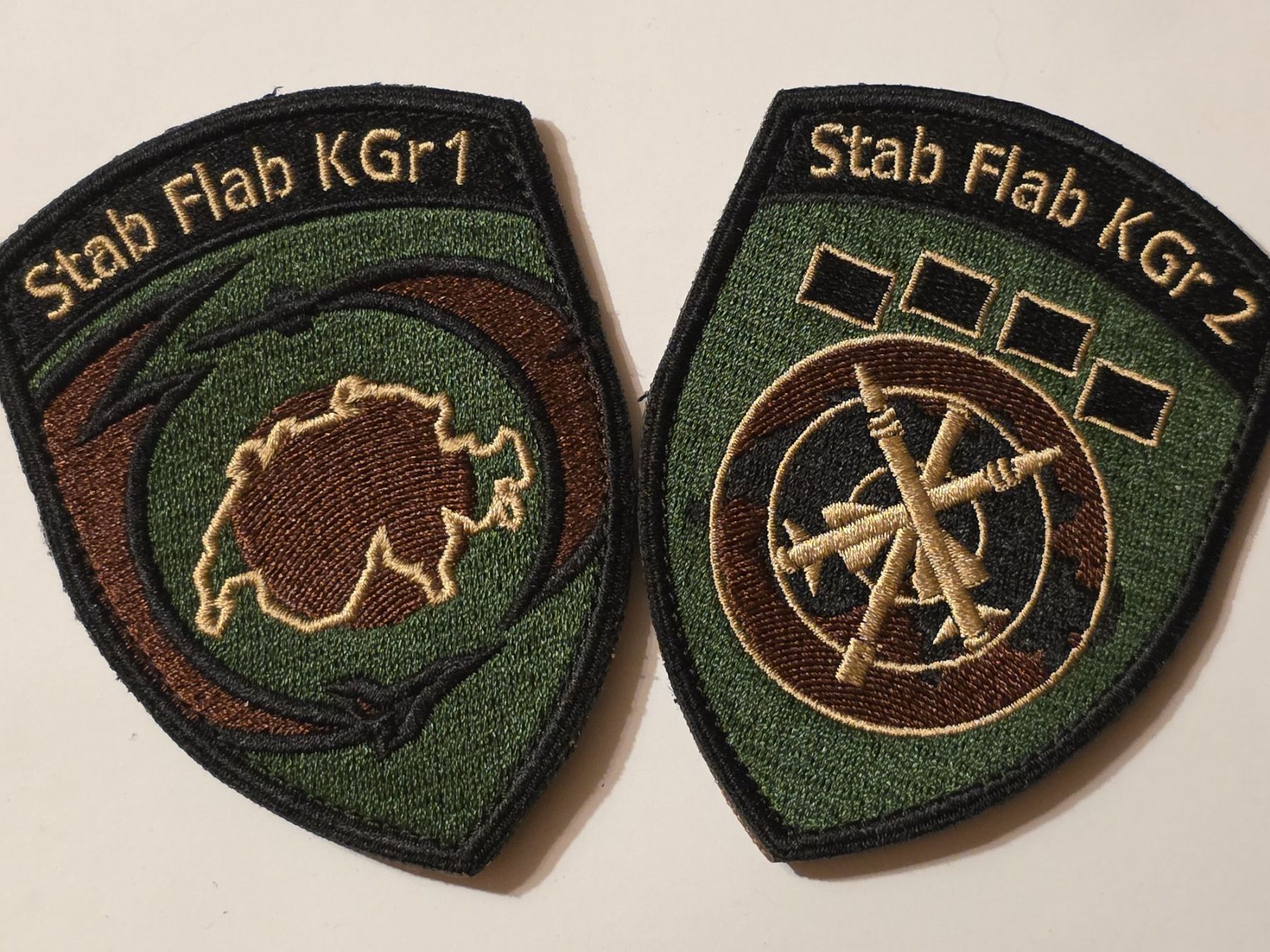 Schweizer Armee Plaketten & Abzeichen: Luftwaffe Abzeichen Duo Badges Stab Klett neu – Neu (gemäss Beschreibung) aus Nyon von freetoys08